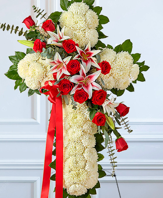 Flores blancas y rojas para funerales de Badalona