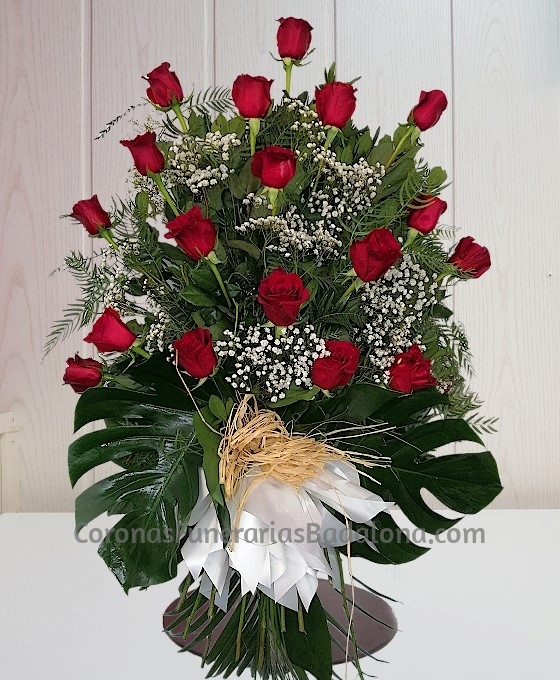 Ramo de 18 rosas rojas especial para tanatorios de Badalona